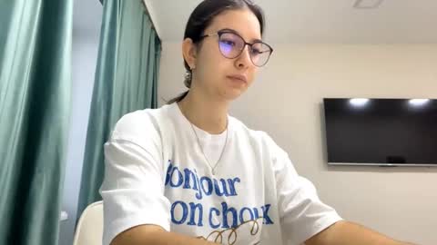 Snapshot of ayakoslotemaker chatting on 11/14/25, 07:29 Allison online show from 11/14/25, 07:29