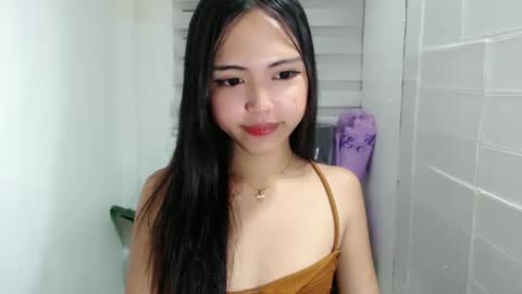 Snapshot of ayalvrs18 chatting on 12/21/24, 11:11 ayalvrs18 online show from 12/21/24, 11:11