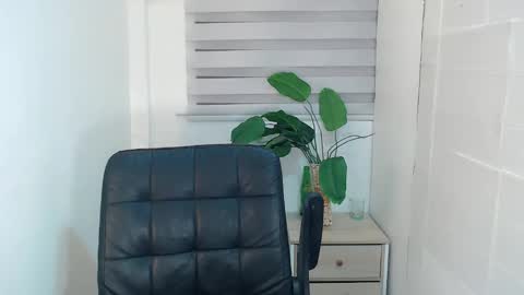 Snapshot of ayalvrs18 chatting on 02/10/25, 06:53 ayalvrs18 online show from 02/10/25, 06:53