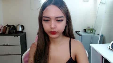 Snapshot of ayalvrs18 chatting on 09/10/25, 07:19 ayalvrs18 online show from 09/10/25, 07:19