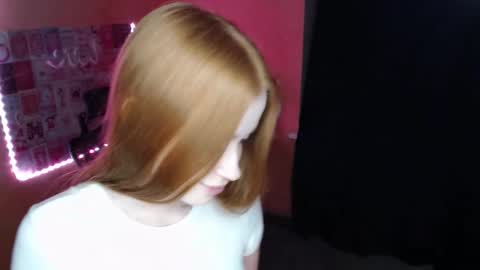 Snapshot of ayanagrrace chatting on 12/16/25, 06:57 Aya online show from 12/16/25, 06:57