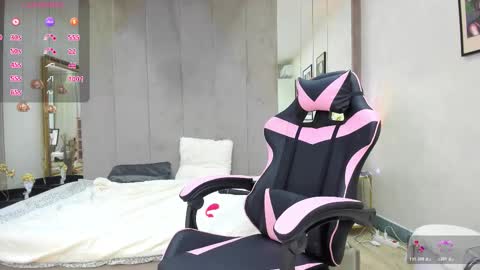 SundyRose online show from 11/03/25, 07:59