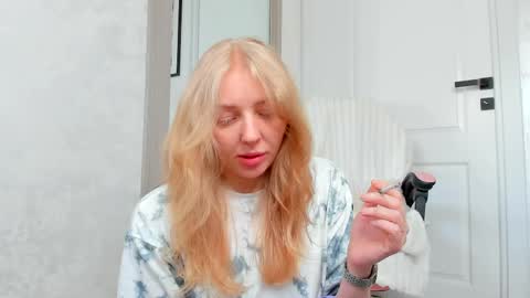 SundyRose online show from 05/19/26, 08:20
