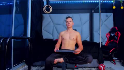 Ayden Miller online show from 11/06/25, 02:51