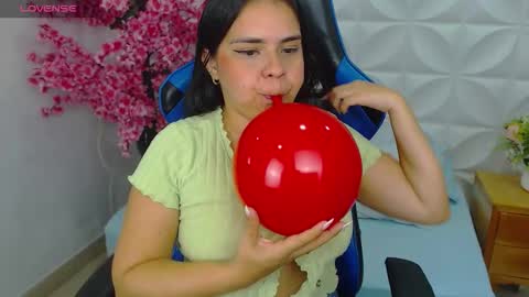 Alyda Jaramillo online show from 09/11/25, 07:14