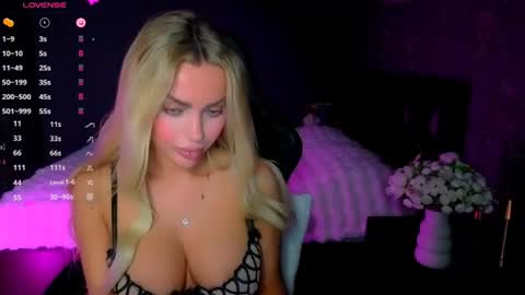 Snapshot of ayla_demir chatting on 06/15/26, 08:00 Ayla Demir online show from 06/15/26, 08:00