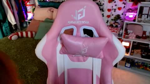 Ayla hill online show from 04/18/26, 03:10