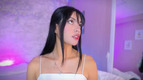 Snapshot of ayla_lux chatting on 12/18/25, 04:07 Ayla online show from 12/18/25, 04:07