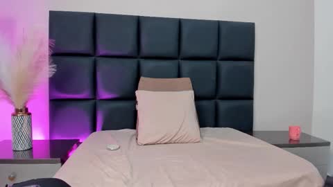 Snapshot of aylastonne chatting on 02/06/26, 07:17 AylaStonne online show from 02/06/26, 07:17