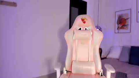 Ayleen online show from 10/18/25, 01:56