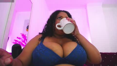 Ayliinn  online show from 05/19/26, 01:56