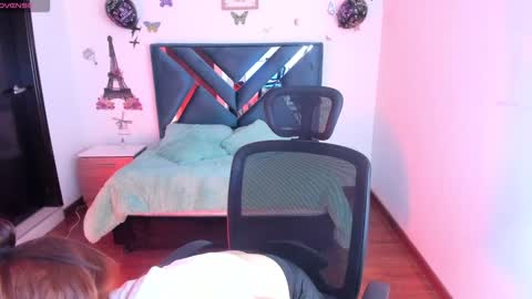 Snapshot of aylin_diazz chatting on 01/31/25, 09:37 Aylin online show from 01/31/25, 09:37