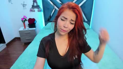 Snapshot of aylin_diazz chatting on 09/11/25, 01:11 Aylin online show from 09/11/25, 01:11