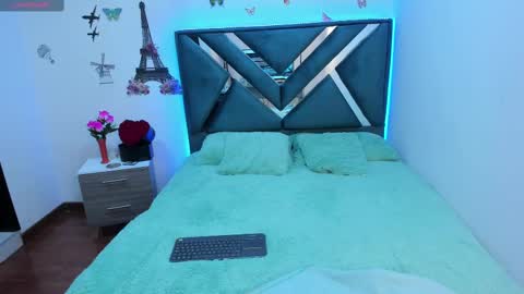 Snapshot of aylin_diazz chatting on 09/13/25, 01:55 Aylin online show from 09/13/25, 01:55