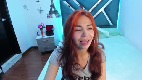 Snapshot of aylin_diazz chatting on 09/17/25, 01:24 Aylin online show from 09/17/25, 01:24