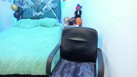 Snapshot of aylin_diazz chatting on 10/27/25, 01:48 Aylin online show from 10/27/25, 01:48