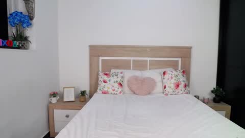 Aylin Ross online show from 09/17/25, 05:25