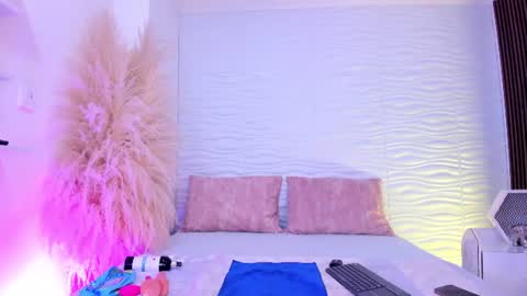 aylinlove_ online show from 06/17/26, 11:56
