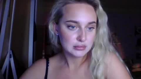 Snapshot of aylinn9999 chatting on 07/17/26, 06:02 aylinn9999 online show from 07/17/26, 06:02