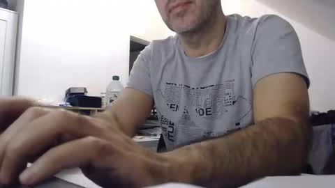 Snapshot of aylinniyerim chatting on 02/17/25, 12:21 aylinniyerim online show from 02/17/25, 12:21