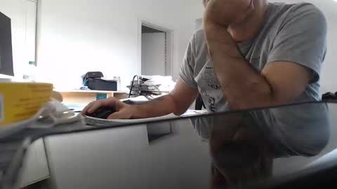 Snapshot of aylinniyerim chatting on 02/18/25, 08:59 aylinniyerim online show from 02/18/25, 08:59