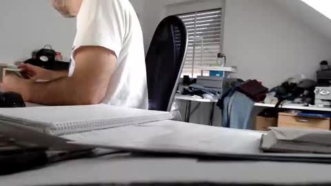 Snapshot of aylinniyerim chatting on 10/10/25, 08:02 aylinniyerim online show from 10/10/25, 08:02