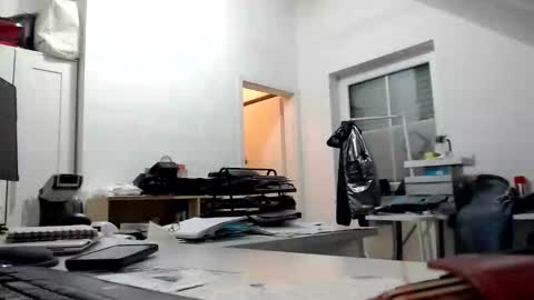 Snapshot of aylinniyerim chatting on 10/20/25, 11:49 aylinniyerim online show from 10/20/25, 11:49