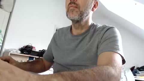 Snapshot of aylinniyerim chatting on 10/27/25, 12:31 aylinniyerim online show from 10/27/25, 12:31