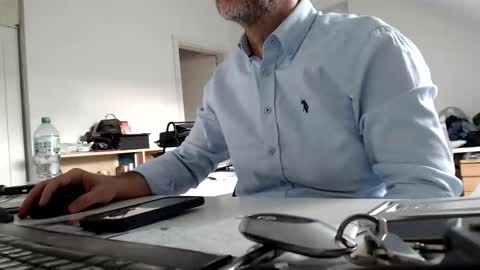 Snapshot of aylinniyerim chatting on 11/19/25, 09:42 aylinniyerim online show from 11/19/25, 09:42