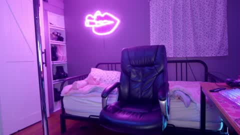 Snapshot of aynmarie chatting on 01/03/25, 01:16 mia rand online show from 01/03/25, 01:16