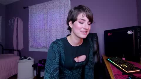 Snapshot of aynmarie chatting on 06/26/26, 12:37 mia rand online show from 06/26/26, 12:37