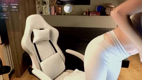 Snapshot of ayreenmoore chatting on 09/18/25, 07:16 Ayreen Moore online show from 09/18/25, 07:16