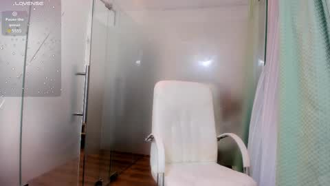 Ayumi online show from 02/28/25, 08:31