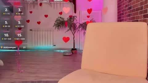 azaliaswallows online show from 05/08/26, 12:43