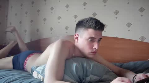 Snapshot of azazelmax chatting on 02/15/25, 11:28 azazelmax online show from 02/15/25, 11:28