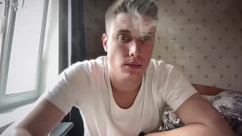 Snapshot of azazelmax chatting on 09/25/25, 09:24 azazelmax online show from 09/25/25, 09:24