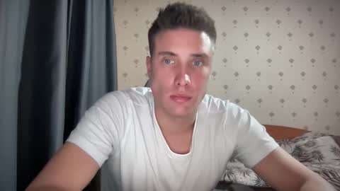 Snapshot of azazelmax chatting on 10/29/25, 09:27 azazelmax online show from 10/29/25, 09:27