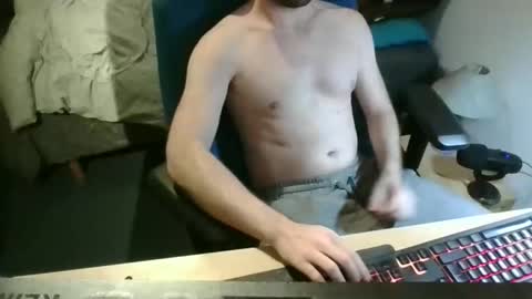 Snapshot of azdert2100 chatting on 11/12/25, 09:47 azdert online show from 11/12/25, 09:47