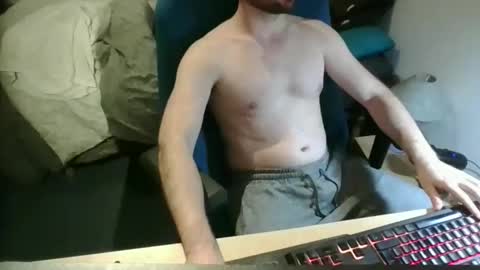 Snapshot of azdert2100 chatting on 11/14/25, 10:29 azdert online show from 11/14/25, 10:29