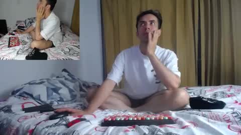 Snapshot of aziel_xxx chatting on 02/18/25, 01:32 AZIEL online show from 02/18/25, 01:32