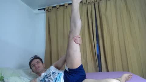 Snapshot of aziel_xxx chatting on 03/06/25, 02:09 AZIEL online show from 03/06/25, 02:09