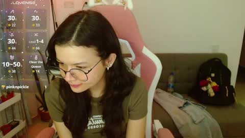 Snapshot of azu_chan chatting on 06/06/26, 12:27 Azu online show from 06/06/26, 12:27