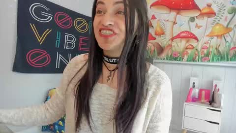 Azucena R online show from 10/28/25, 02:42