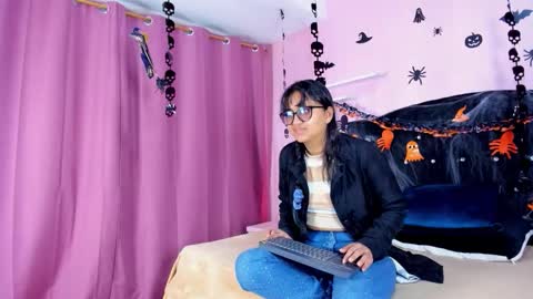 azul_moon online show from 10/20/25, 03:40