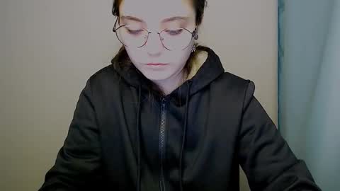 azumi_chan_ online show from 11/13/25, 01:04