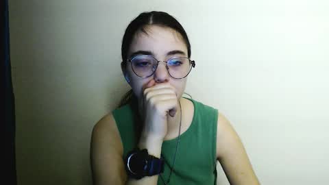 azumi_chan_ online show from 12/13/25, 10:37