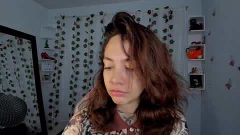 azumi saan online show from 11/28/25, 04:04