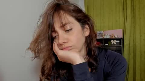 azumi saan online show from 02/04/26, 02:39