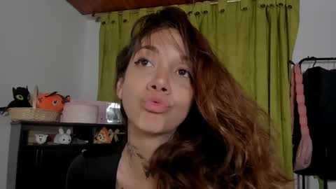 azumi saan online show from 04/01/26, 02:56