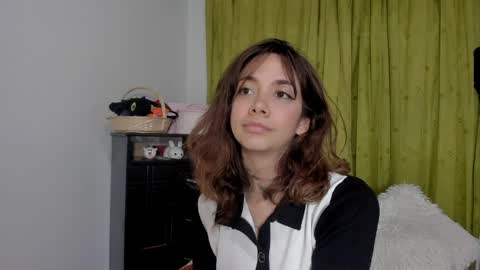 azumi saan online show from 04/07/26, 01:17